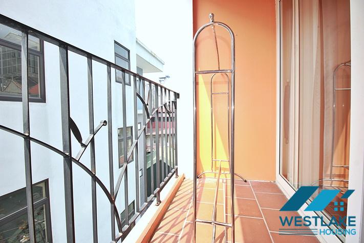 Cho Thuê Căn Hộ 02 Phòng Ngủ Rộng, Thoáng Sáng Tại Phố Trịnh Công Sơn Tây Hồ, Hà Nội