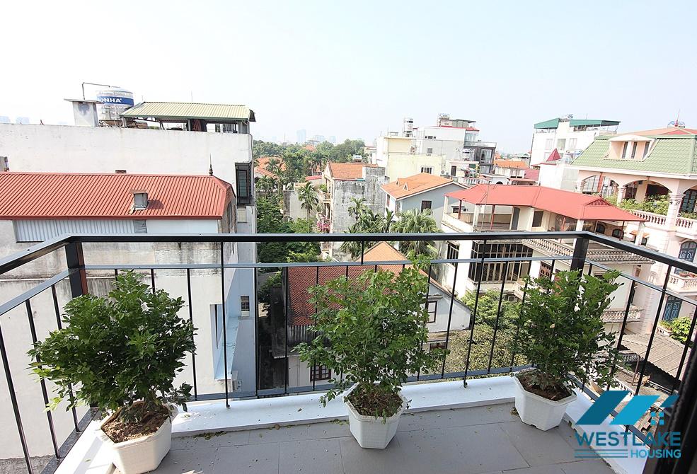 High floor studio with balcony for rent in Xuan Dieu, Tay Ho