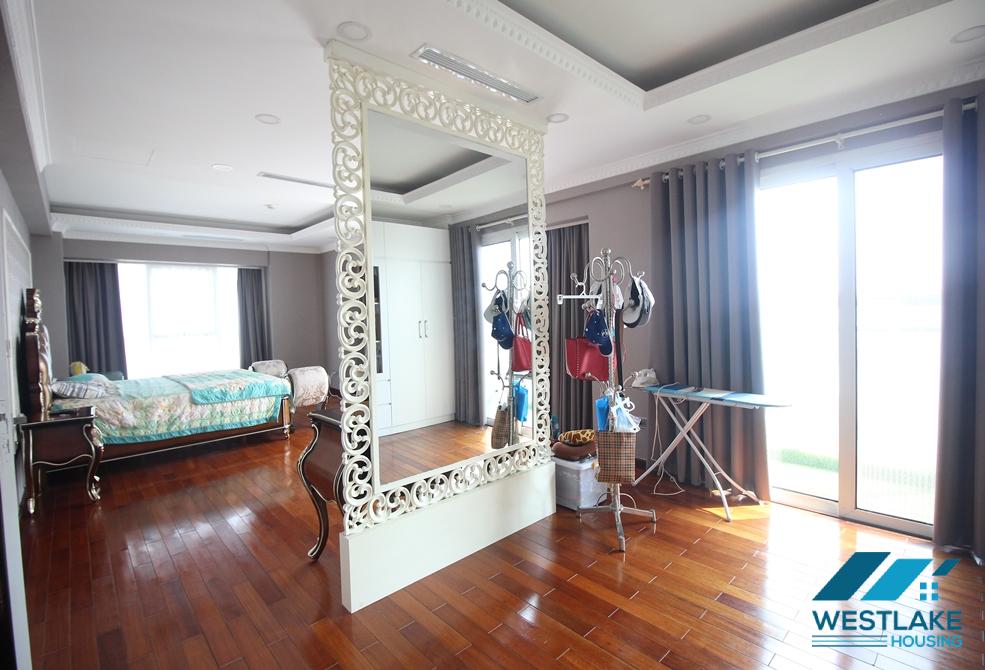 Nice apartment for rent in ciputra with luxurious furniture and modern equipment, Tay Ho, Ha Noi