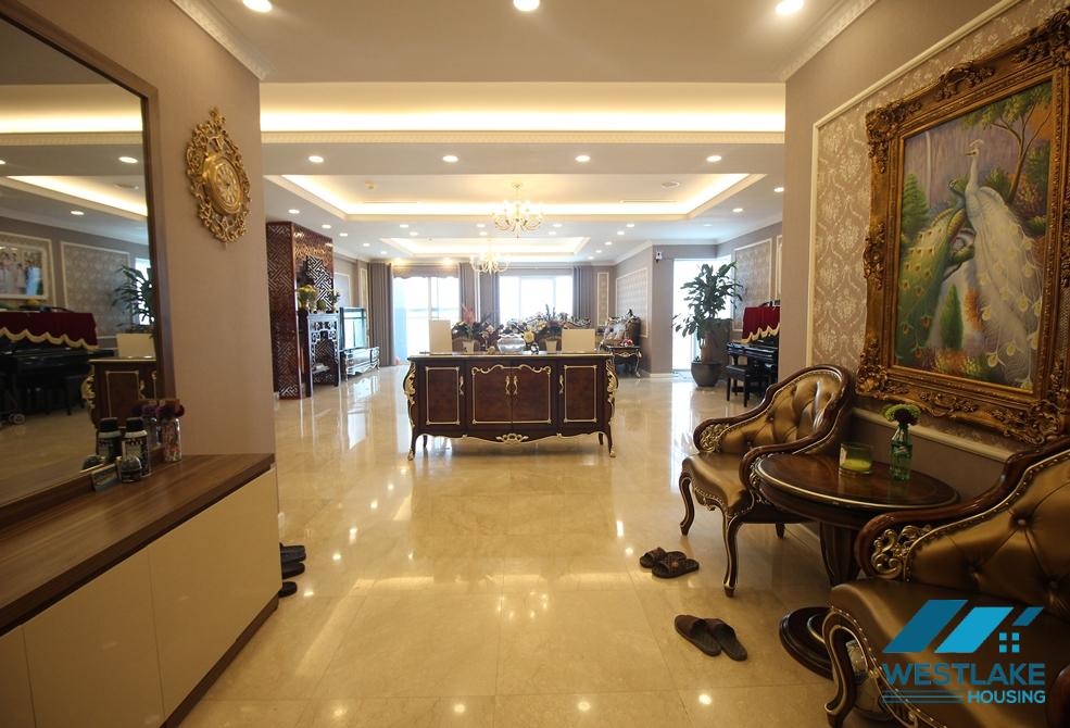 Nice apartment for rent in ciputra with luxurious furniture and modern equipment, Tay Ho, Ha Noi