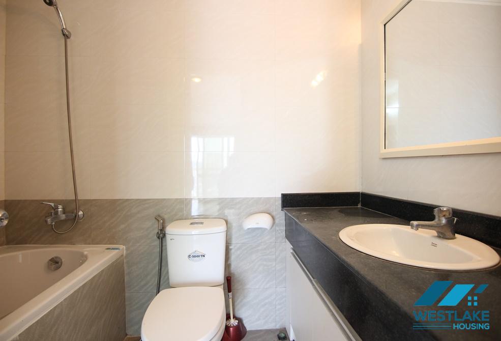 Cho thuê căn hộ 3 phòng ngủ rộng rãi tại tòa E, Ciputra, Hà Nội