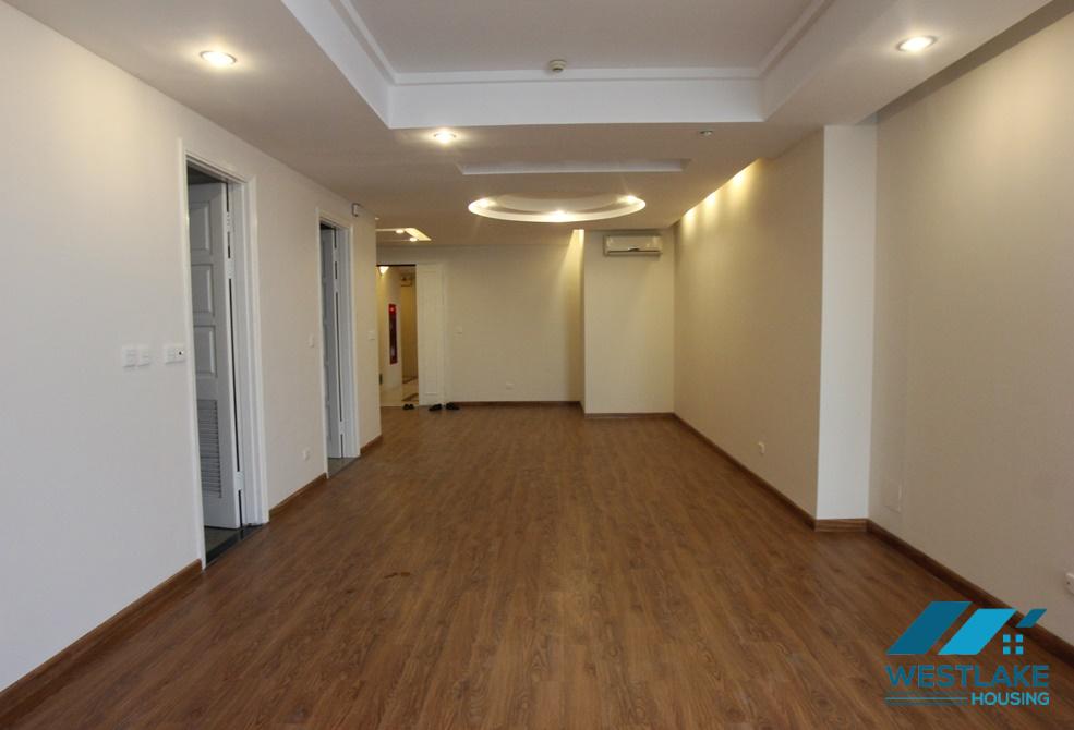 Cho thuê căn hộ 2 phòng ngủ chưa nội thất tại Ciputra, Tây Hồ, Hà Nội