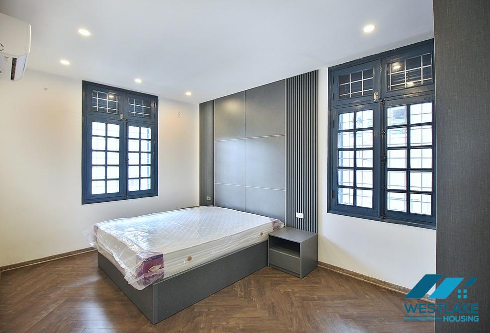 A lakeview 2 bedroom apartment for rent in Xuan Dieu, Tay Ho, Ha Noi