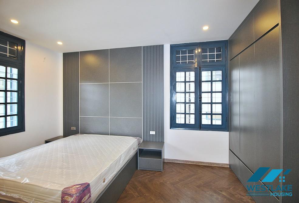 A lakeview 2 bedroom apartment for rent in Xuan Dieu, Tay Ho, Ha Noi