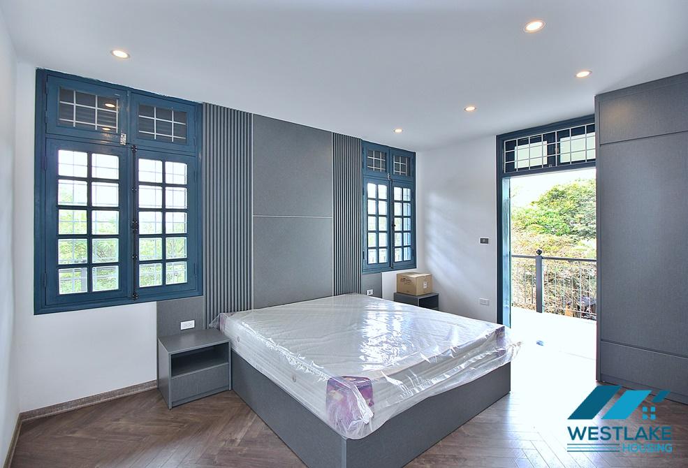 A lakeview 2 bedroom apartment for rent in Xuan Dieu, Tay Ho, Ha Noi