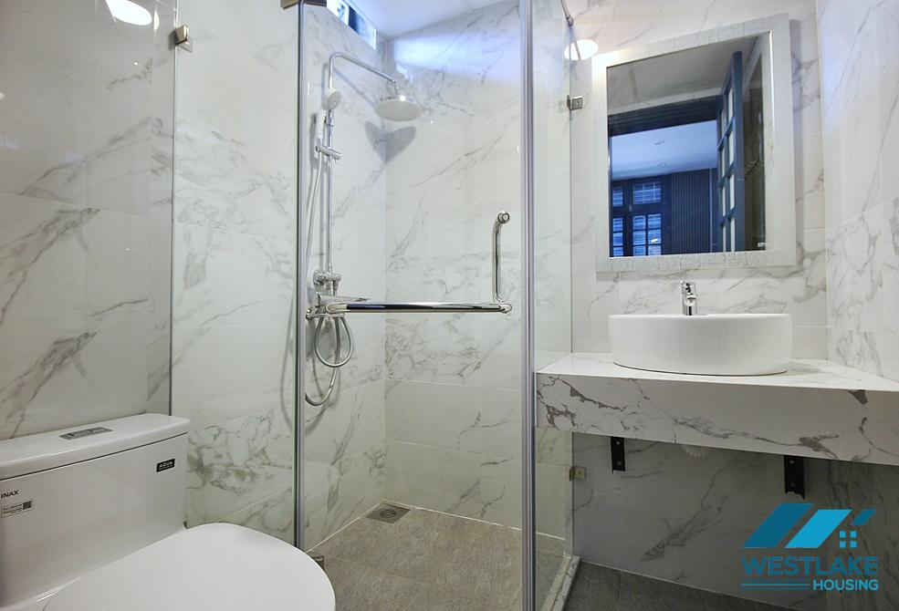 A lakeview 2 bedroom apartment for rent in Xuan Dieu, Tay Ho, Ha Noi