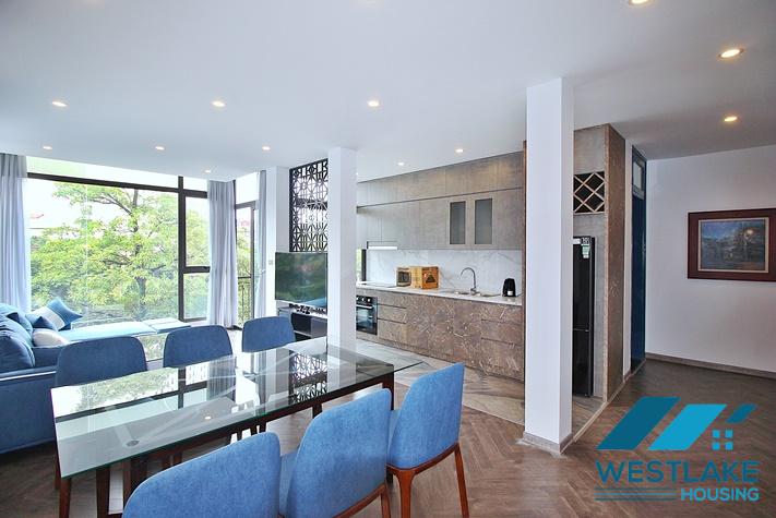 Cho Thuê Căn Hộ 2 Phòng Ngủ Rộng Đẹp, Sáng Thoáng View Hồ Tại Xuân Diệu, Tây Hồ, Hà Nội