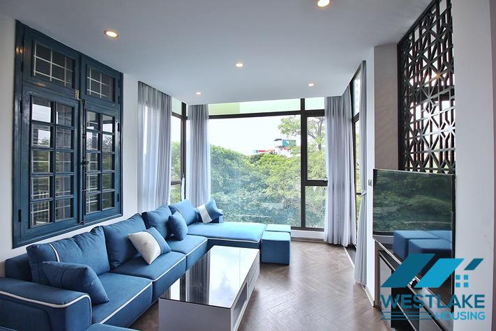 Cho Thuê Căn Hộ 2 Phòng Ngủ Rộng Đẹp, Sáng Thoáng View Hồ Tại Xuân Diệu, Tây Hồ, Hà Nội