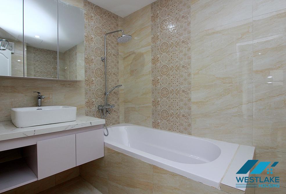 Cho Thuê Căn Hộ Một Phòng Ngủ Đẹp, Ban Công Rộng Thoáng Tại Đường Tô Ngọc Vân, Tây Hồ.