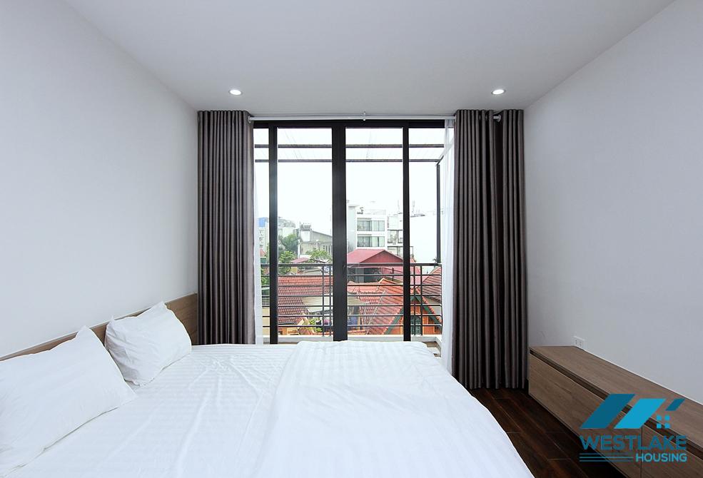 Cho Thuê Căn Hộ 1 Phòng Ngủ Mới Xây, Ban Công Rộng Sáng Thoáng Tại Phố Tô Ngọc Vân, Tây Hồ, Hà Nội.