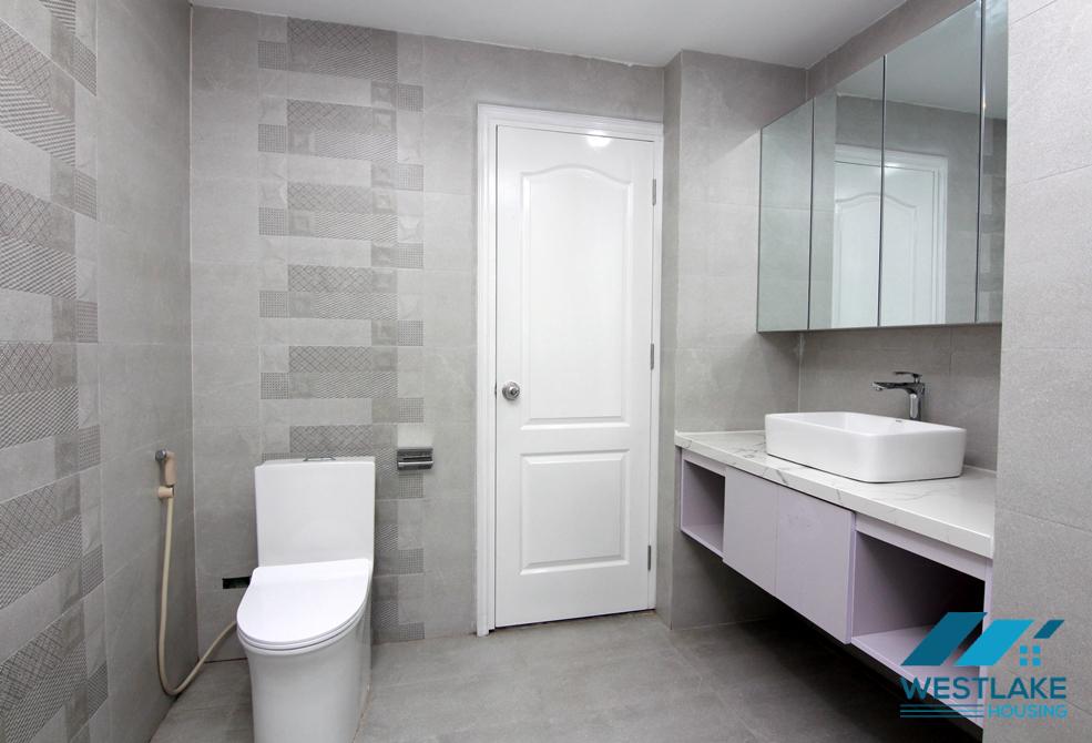 Cho Thuê Căn Hộ 1 Phòng Ngủ Mới Xây, Ban Công Rộng Sáng Thoáng Tại Phố Tô Ngọc Vân, Tây Hồ, Hà Nội.