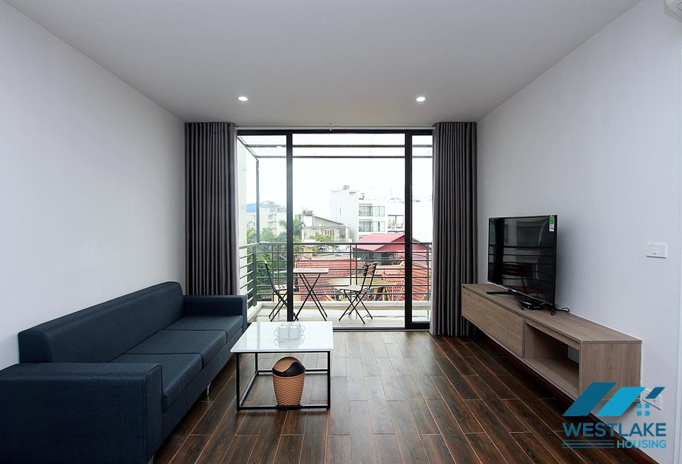 Cho Thuê Căn Hộ 1 Phòng Ngủ Mới Xây, Ban Công Rộng Sáng Thoáng Tại Phố Tô Ngọc Vân, Tây Hồ, Hà Nội.