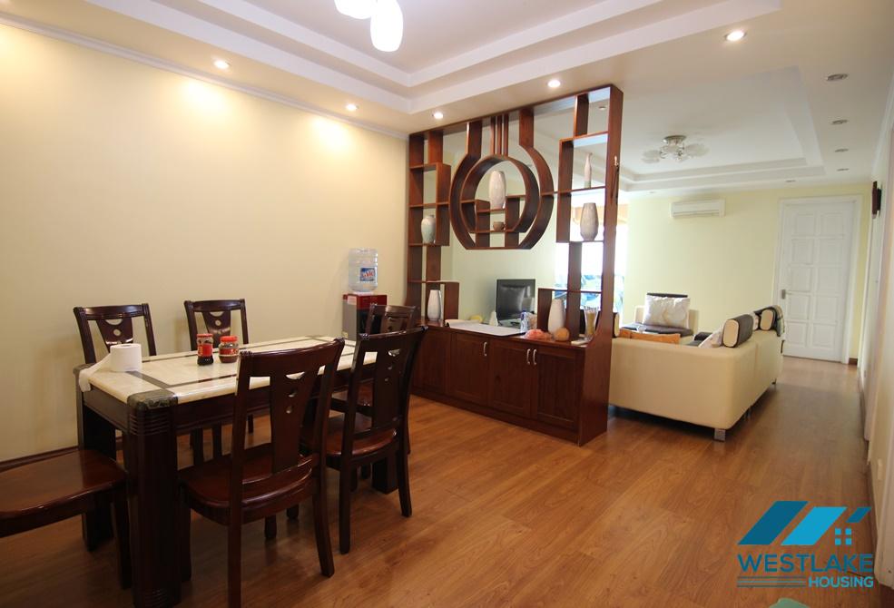Cho thuê căn hộ 3 phòng ngủ đẹp tại tòa E Ciputra