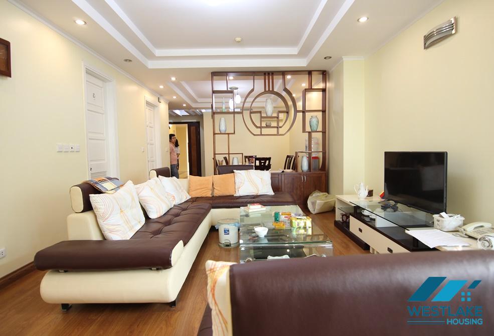 Cho thuê căn hộ 3 phòng ngủ đẹp tại tòa E Ciputra