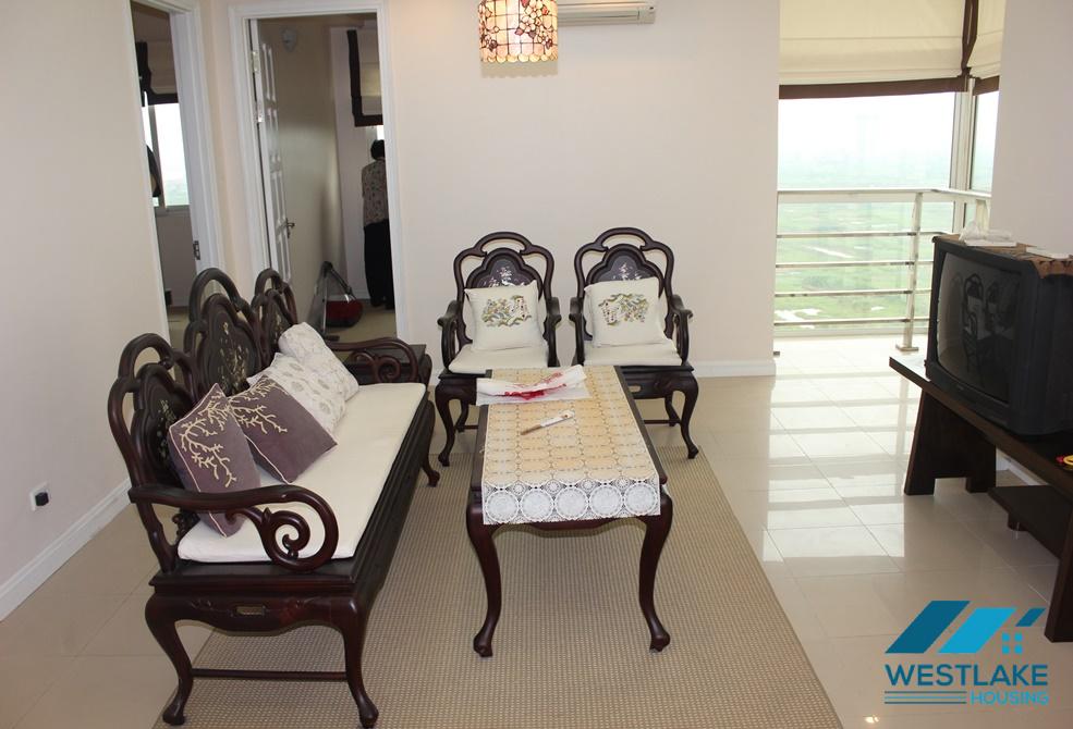 Căn hộ 3 phòng ngủ cho thuê tại tòa E, Ciputra – Tầng cao, đầy đủ nội thất