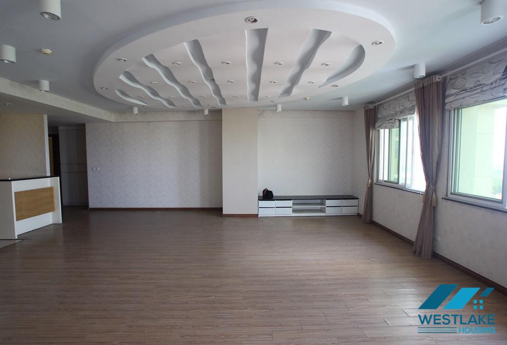 Cho thuê căn hộ diện tích lớn tại tòa E, Ciputra, Tây Hồ, Hà Nội.
