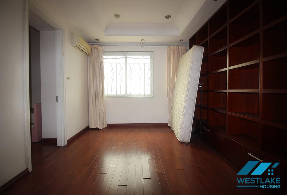 Cho thuê căn hộ 3 phòng ngủ đầy đủ nội thất gần UNIS – Khu đô thị Ciputra, Tây Hồ