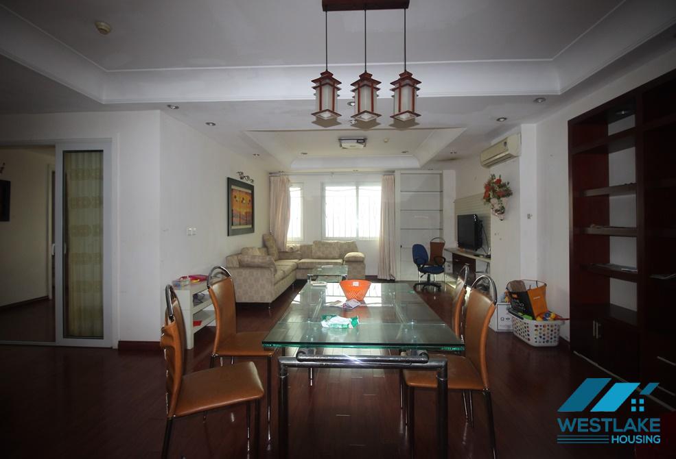 Cho thuê căn hộ 3 phòng ngủ đầy đủ nội thất gần UNIS – Khu đô thị Ciputra, Tây Hồ