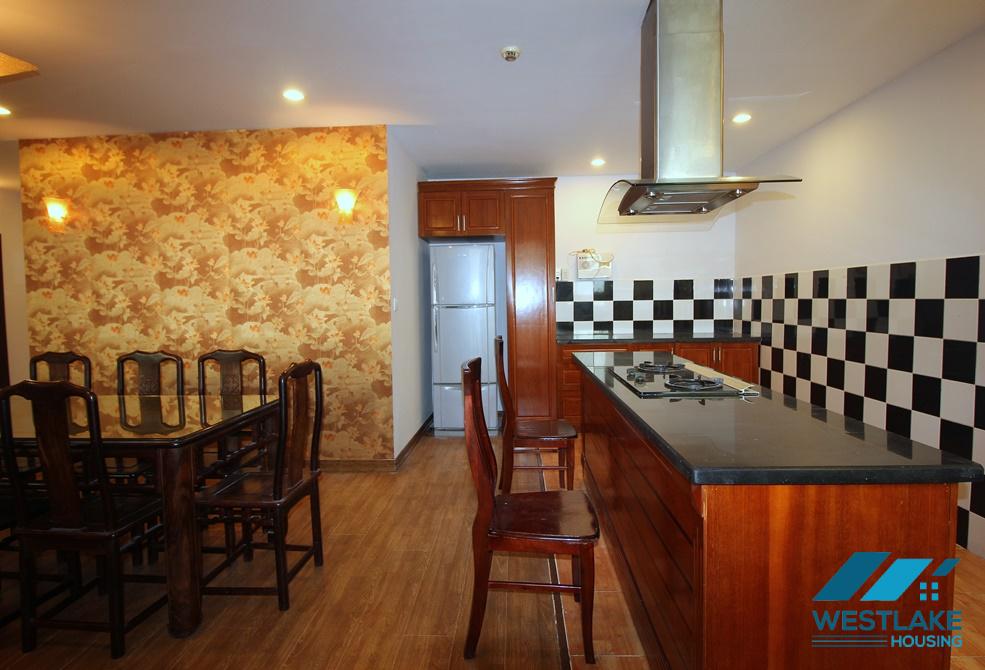 Cho thuê căn hộ 3 phòng ngủ siêu rộng tại Ciputra, Tây Hồ – 240m², nội thất đầy đủ, ánh sáng tự nhiên