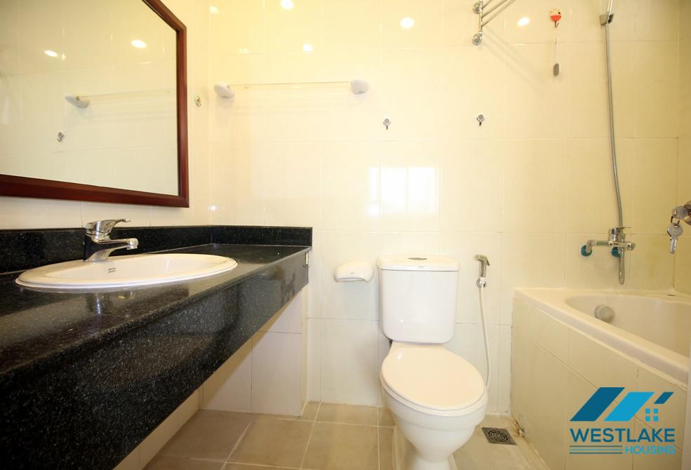 Cho thuê căn hộ 3 phòng ngủ siêu rộng tại Ciputra, Tây Hồ – 240m², nội thất đầy đủ, ánh sáng tự nhiên