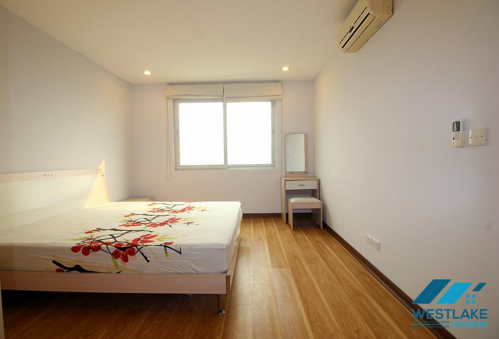 Cho thuê căn hộ 3 phòng ngủ siêu rộng tại Ciputra, Tây Hồ – 240m², nội thất đầy đủ, ánh sáng tự nhiên
