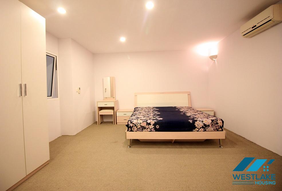 Cho thuê căn hộ 3 phòng ngủ siêu rộng tại Ciputra, Tây Hồ – 240m², nội thất đầy đủ, ánh sáng tự nhiên