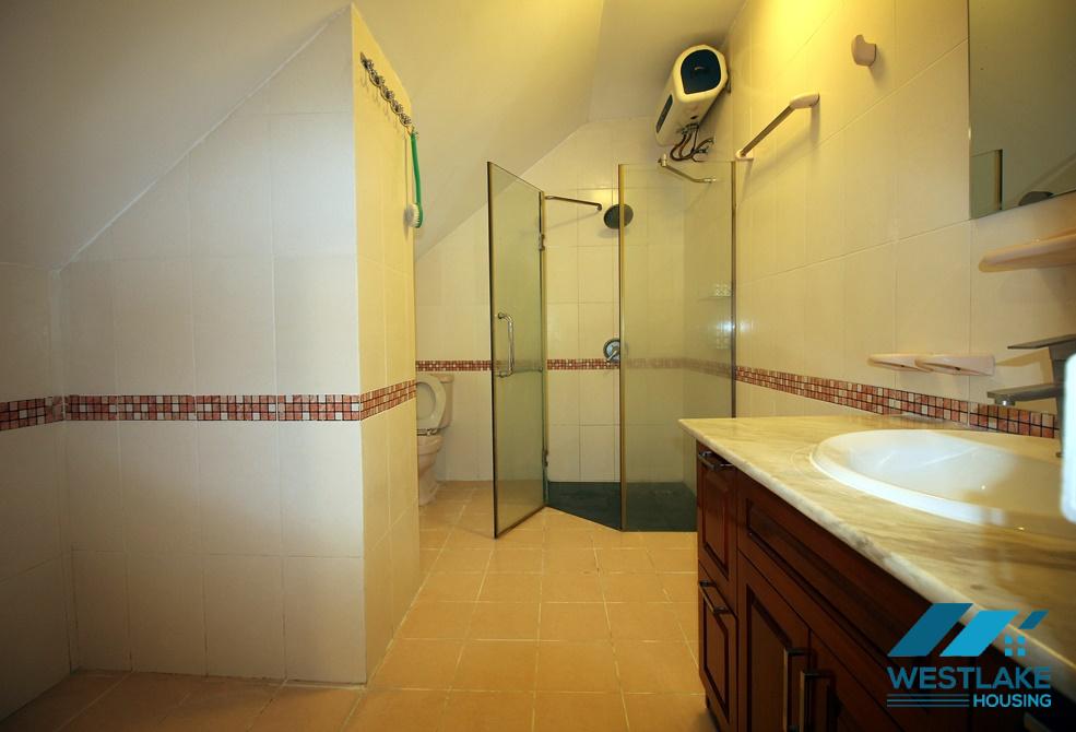 Cho thuê căn hộ 3 phòng ngủ siêu rộng tại Ciputra, Tây Hồ – 240m², nội thất đầy đủ, ánh sáng tự nhiên