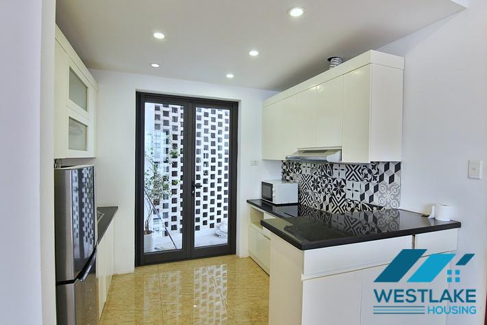 Bright 2 bedrooms apartment for rent in Xuan Dieu area, Tay Ho, Ha Noi