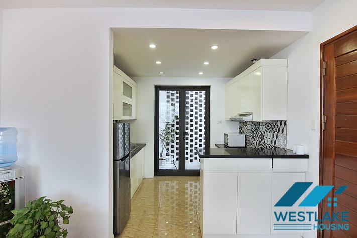 Bright 2 bedrooms apartment for rent in Xuan Dieu area, Tay Ho, Ha Noi