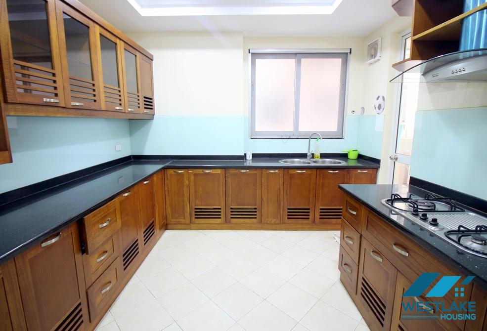CHO THUÊ CĂN HỘ 3 PHÒNG NGỦ FULL NỘI THẤT TẠI TÒA E – CIPUTRA, HÀ NỘI