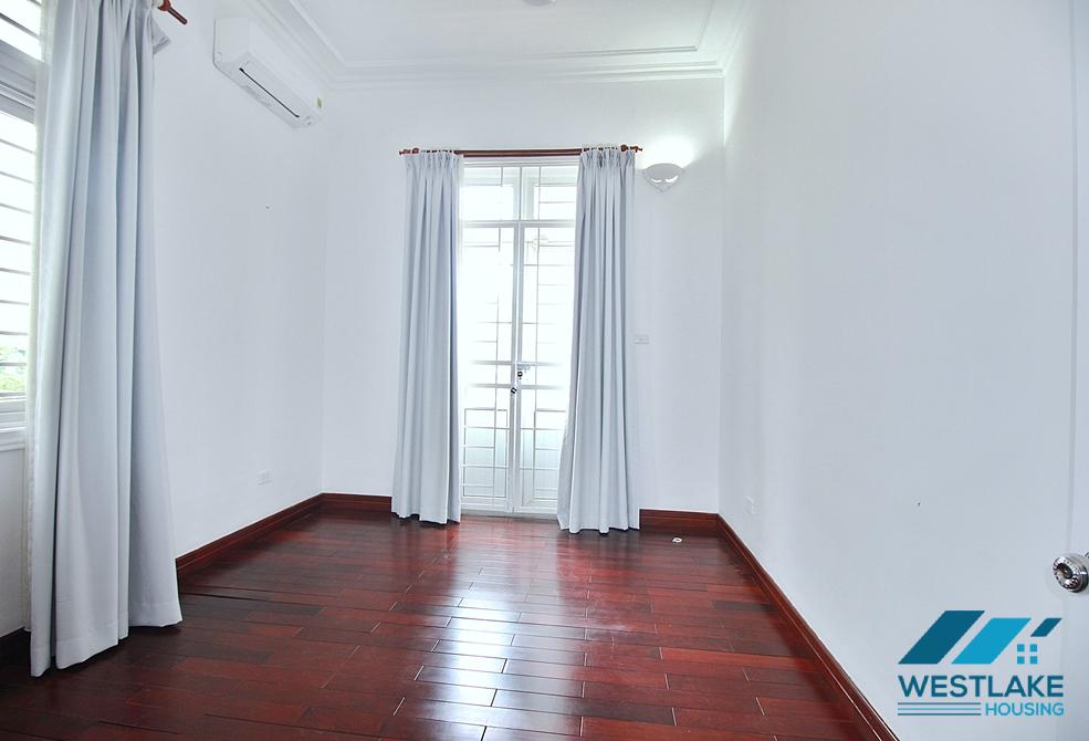Nhà 5 Phòng Ngủ Sân Vườn Rộng, Thoáng Mát Cho Thuê Tại Phố Tô Ngọc Vân, Phường Tây Hồ, Hà Nội