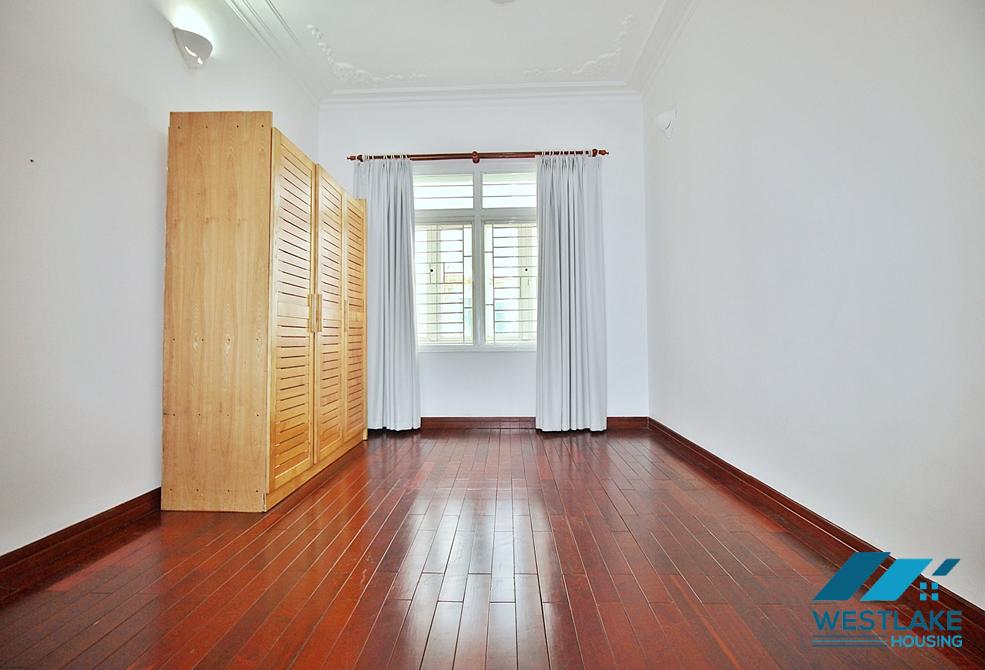 Nhà 5 Phòng Ngủ Sân Vườn Rộng, Thoáng Mát Cho Thuê Tại Phố Tô Ngọc Vân, Phường Tây Hồ, Hà Nội
