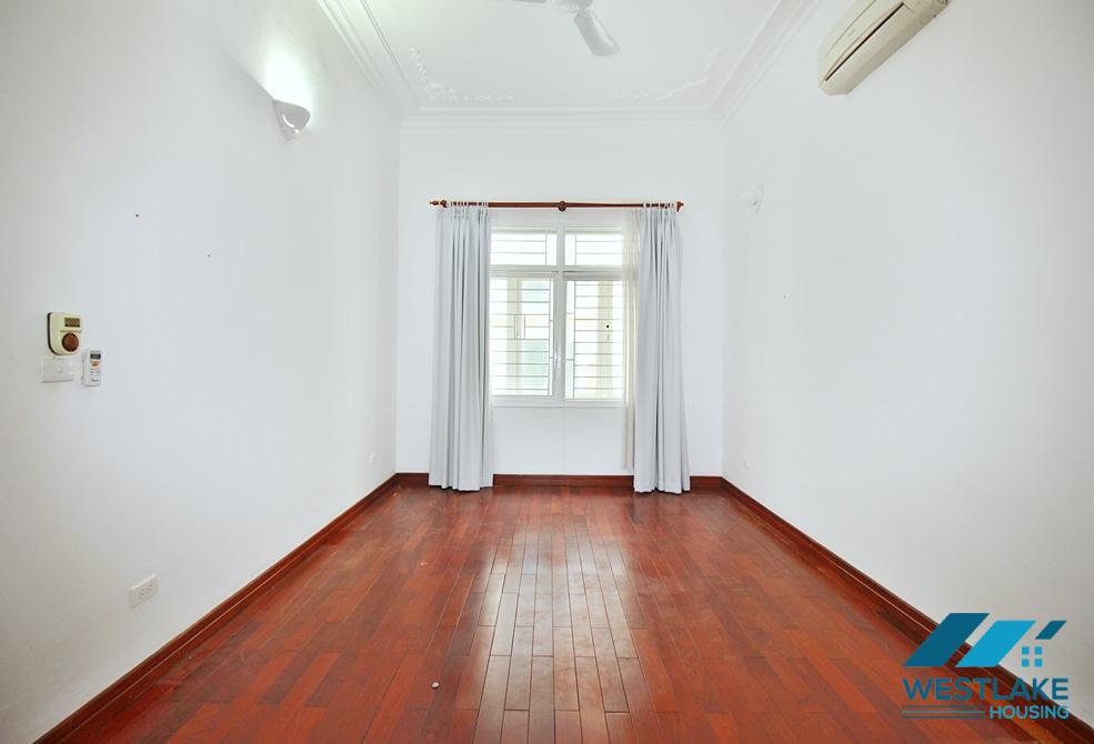 Nhà 5 Phòng Ngủ Sân Vườn Rộng, Thoáng Mát Cho Thuê Tại Phố Tô Ngọc Vân, Phường Tây Hồ, Hà Nội