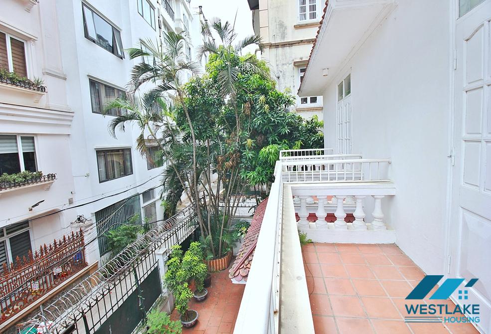 Nhà 5 Phòng Ngủ Sân Vườn Rộng, Thoáng Mát Cho Thuê Tại Phố Tô Ngọc Vân, Phường Tây Hồ, Hà Nội