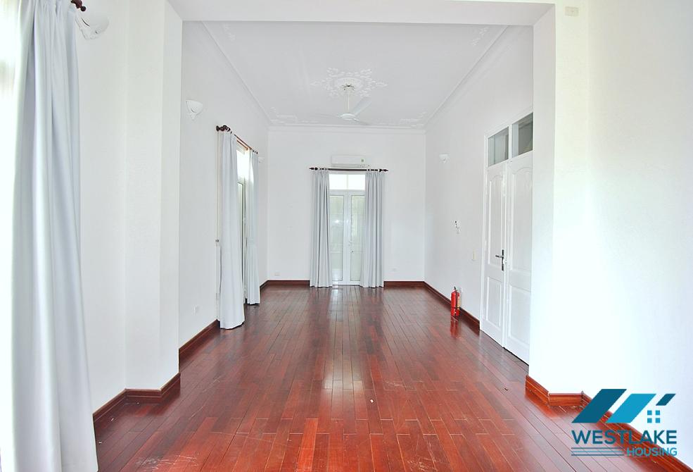 Nhà 5 Phòng Ngủ Sân Vườn Rộng, Thoáng Mát Cho Thuê Tại Phố Tô Ngọc Vân, Phường Tây Hồ, Hà Nội