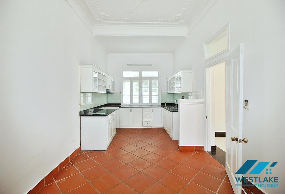 Nhà 5 Phòng Ngủ Sân Vườn Rộng, Thoáng Mát Cho Thuê Tại Phố Tô Ngọc Vân, Phường Tây Hồ, Hà Nội