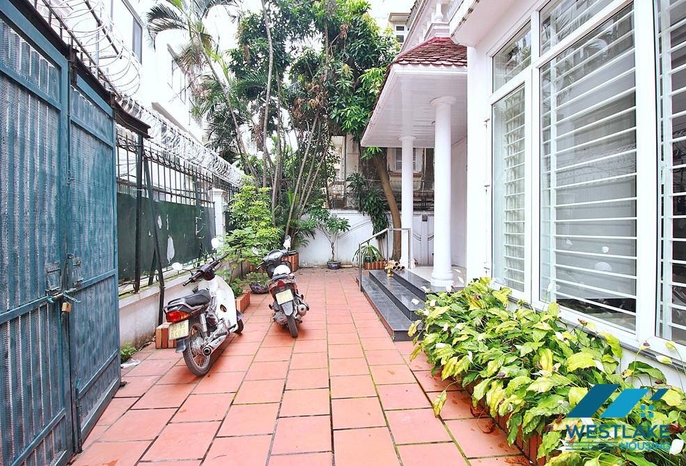 Nhà 5 Phòng Ngủ Sân Vườn Rộng, Thoáng Mát Cho Thuê Tại Phố Tô Ngọc Vân, Phường Tây Hồ, Hà Nội
