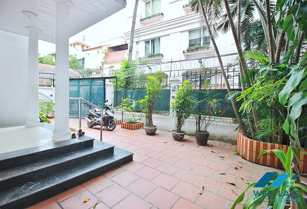 Nhà 5 Phòng Ngủ Sân Vườn Rộng, Thoáng Mát Cho Thuê Tại Phố Tô Ngọc Vân, Phường Tây Hồ, Hà Nội