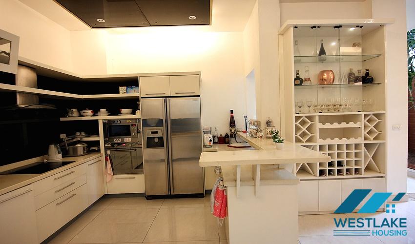 Cho Thuê Nhà 3 Phòng Ngủ Rộng Đẹp, Hiện Đại, Chất lượng Tại Khu Vực Tây Hồ, Hà Nội