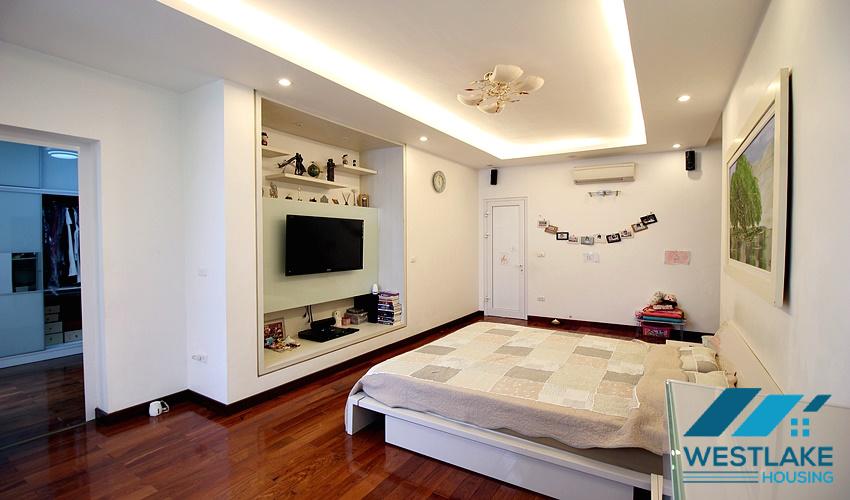 Cho Thuê Nhà 3 Phòng Ngủ Rộng Đẹp, Hiện Đại, Chất lượng Tại Khu Vực Tây Hồ, Hà Nội