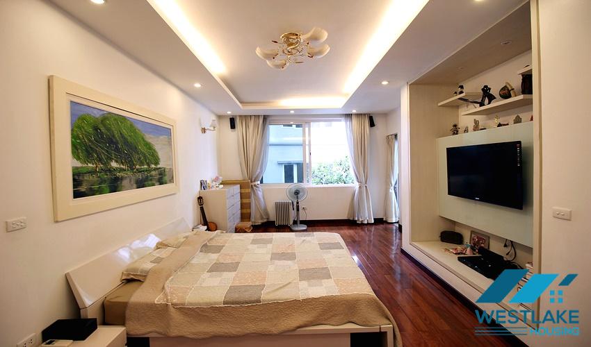 Cho Thuê Nhà 3 Phòng Ngủ Rộng Đẹp, Hiện Đại, Chất lượng Tại Khu Vực Tây Hồ, Hà Nội