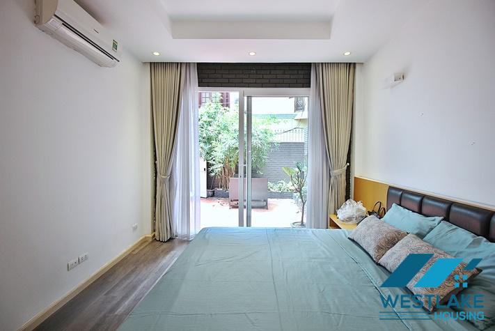 Cho Thuê Nhà  Một Phòng Ngủ Đẹp Hiện Đại, Sân Rộng Sáng Thoáng Tại Đường Tô Ngọc Vân Tây Hồ, Hà Nội