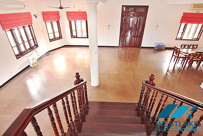 Cho Thuê Biệt Thự 5 Phòng Ngủ Sáng Thoáng, Sân Rộng, Hồ Bơi Tại Tô Ngọc Vân, Tây Hồ, Hà Nội
