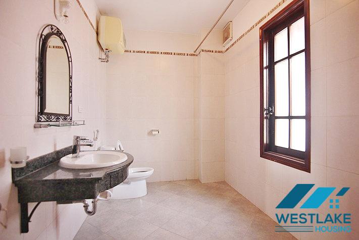 Cho Thuê Biệt Thự 5 Phòng Ngủ Sáng Thoáng, Sân Rộng, Hồ Bơi Tại Tô Ngọc Vân, Tây Hồ, Hà Nội