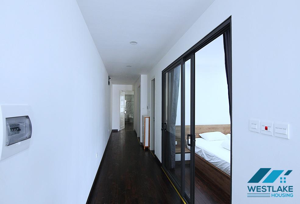 Lakeview 2 bedrooms apartment for rent on Tu Hoa street, Tay Ho, Ha Noi
