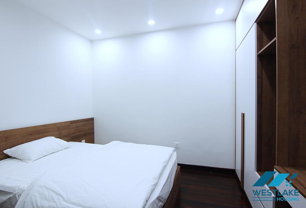 Lakeview 2 bedrooms apartment for rent on Tu Hoa street, Tay Ho, Ha Noi