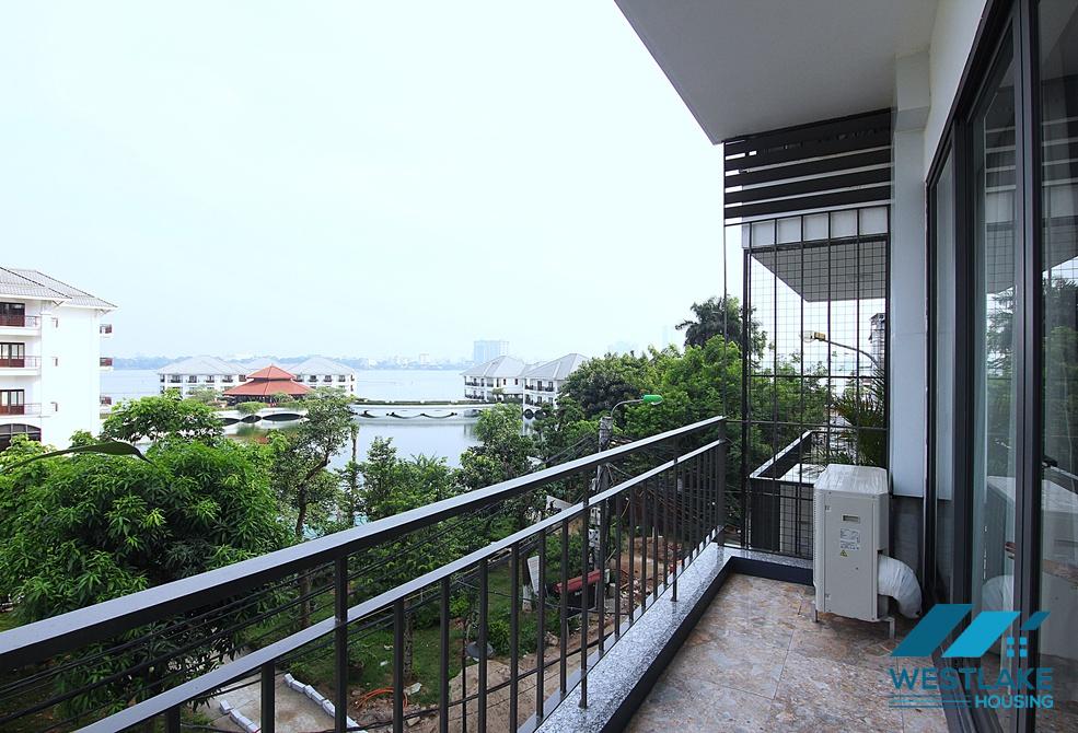 Lakeview 2 bedrooms apartment for rent on Tu Hoa street, Tay Ho, Ha Noi