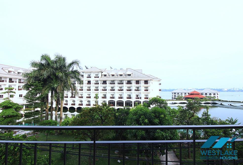 Lakeview 2 bedrooms apartment for rent on Tu Hoa street, Tay Ho, Ha Noi