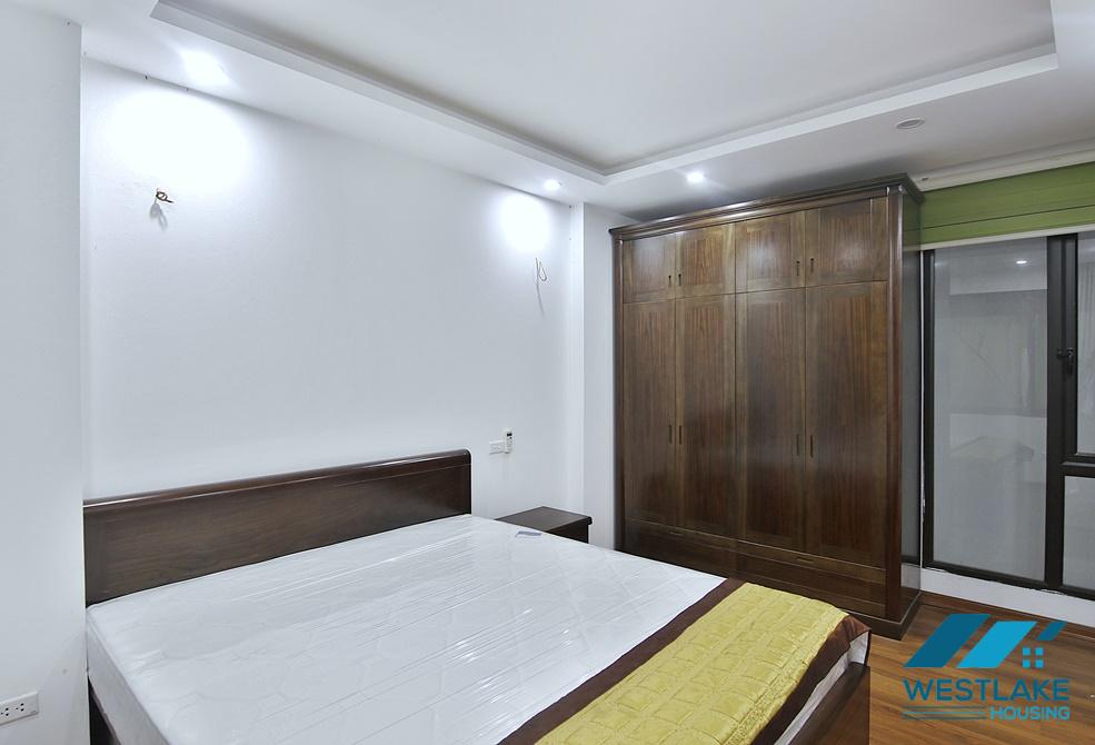 A cheap and spacious 1 bedroom apartment for rent in Xuan Dieu, Tay Ho