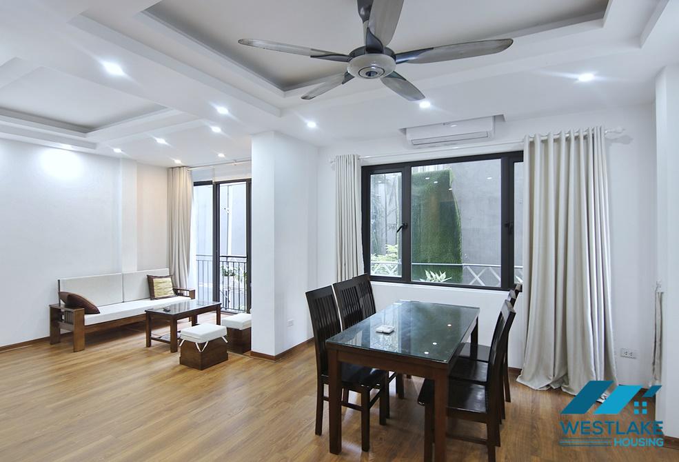 A cheap and spacious 1 bedroom apartment for rent in Xuan Dieu, Tay Ho